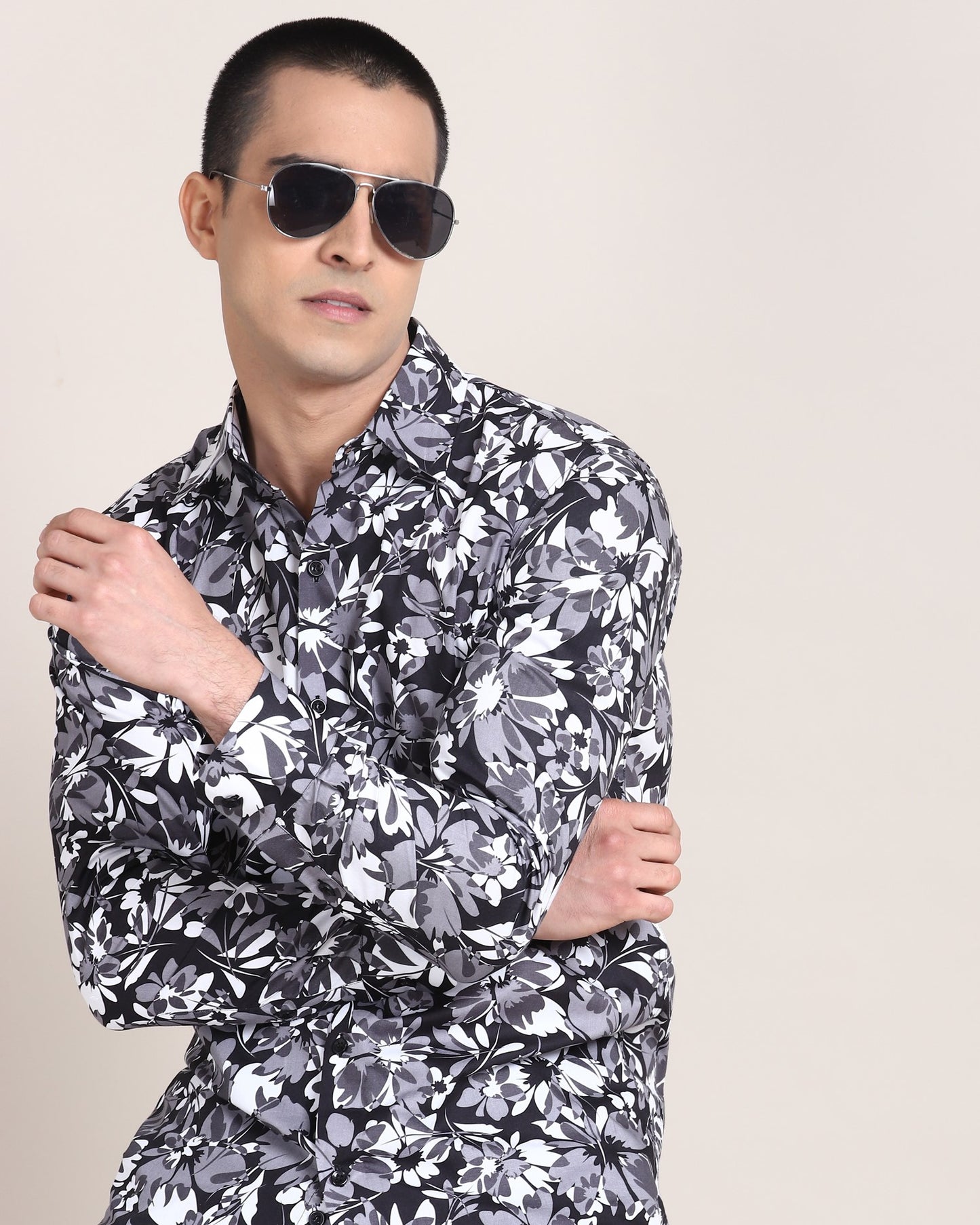 Elegant floral print shirt by Monsui