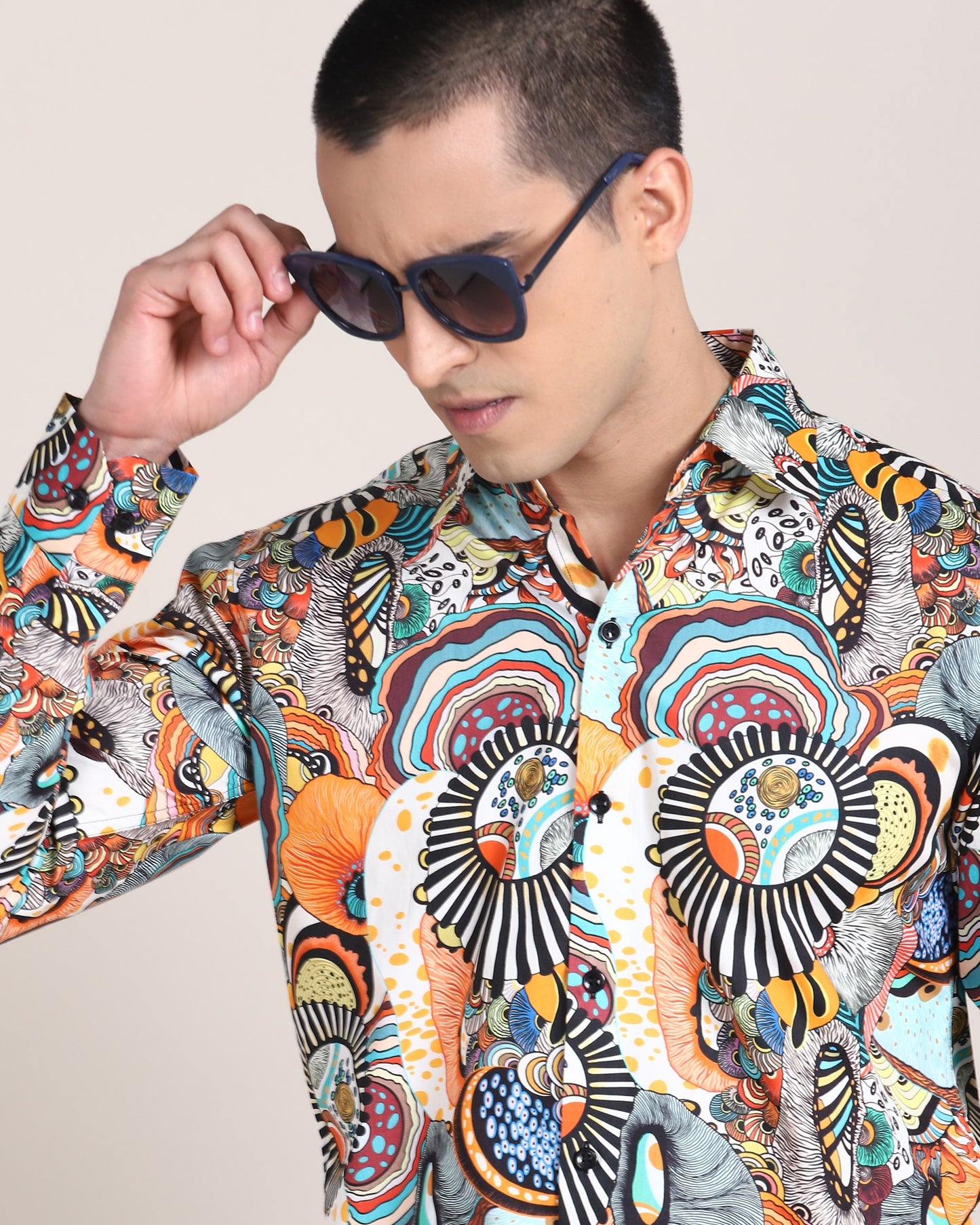 Contemporary and stylish Monsui shirt with abstract design