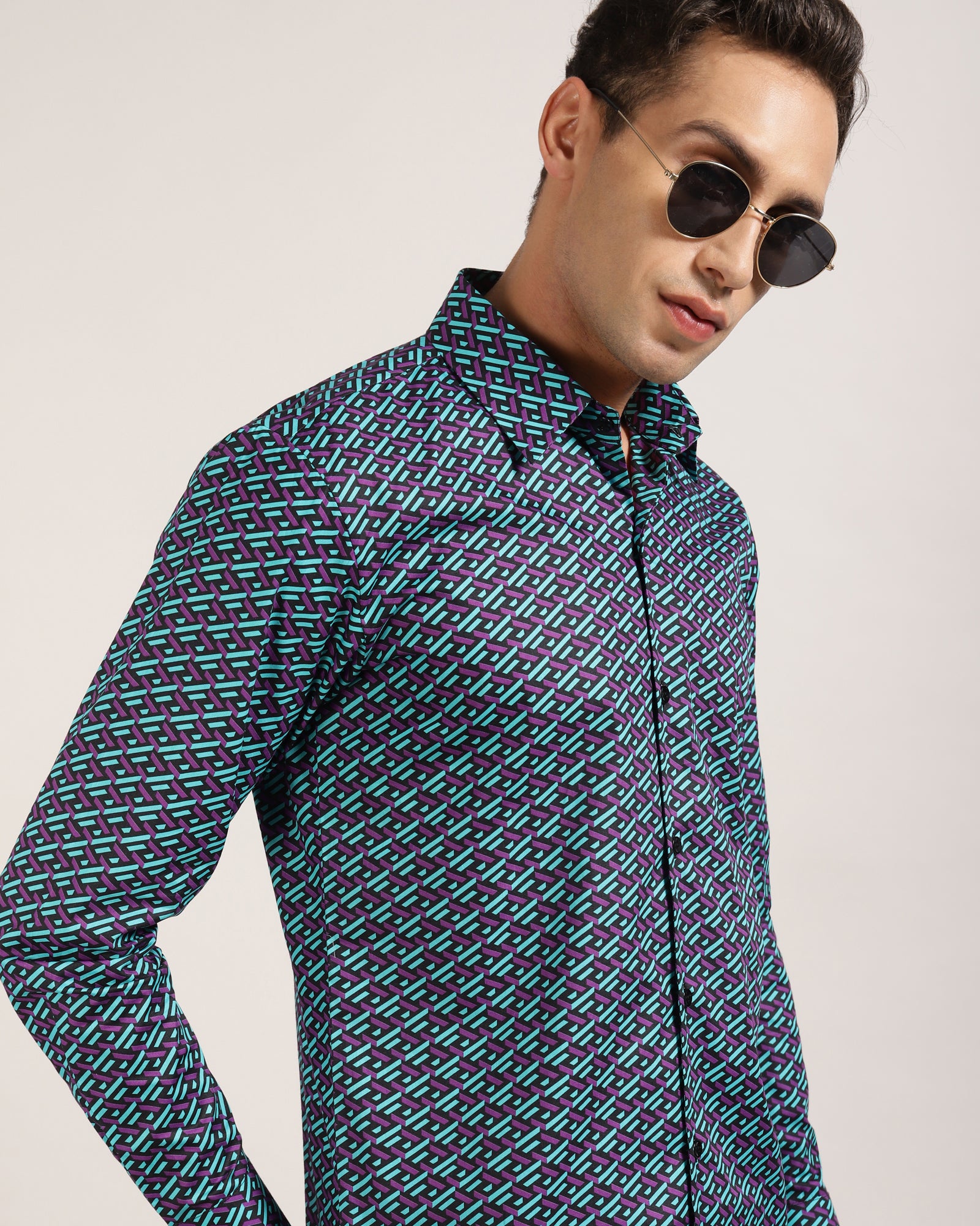 Make a lasting impression with Monsui's shirt