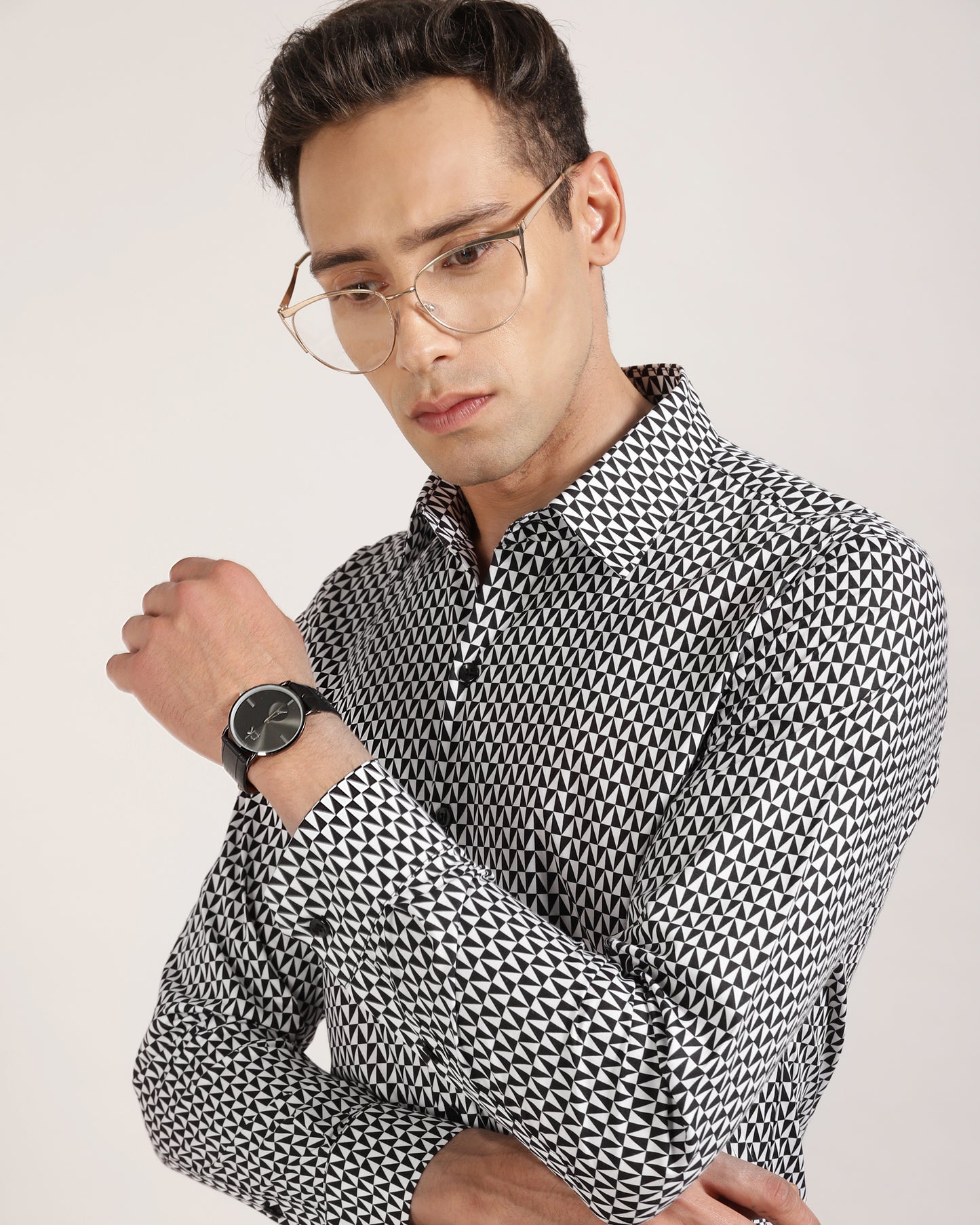 High-quality black and white geometric print shirt