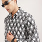 Get the best of both worlds with Monsui's business casual shirt