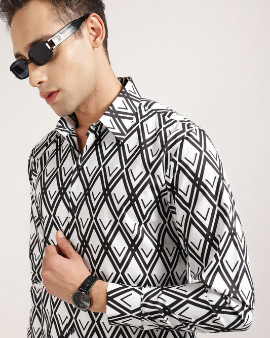 Get the best of both worlds with Monsui's business casual shirt